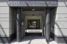 Haupteingang des Justizzentrum Am Wall 